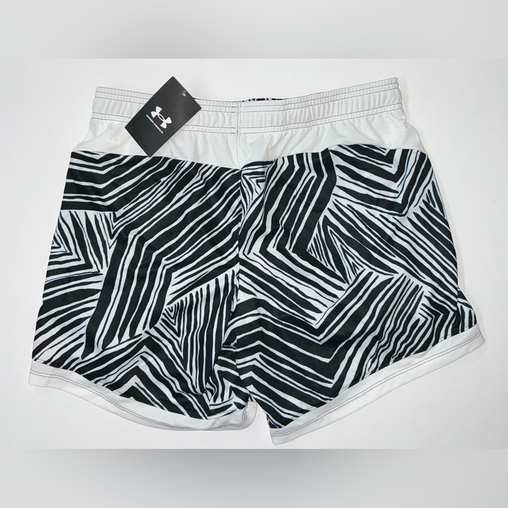 Under Armour Baseline 6” Shorts - Picture 2 of 4